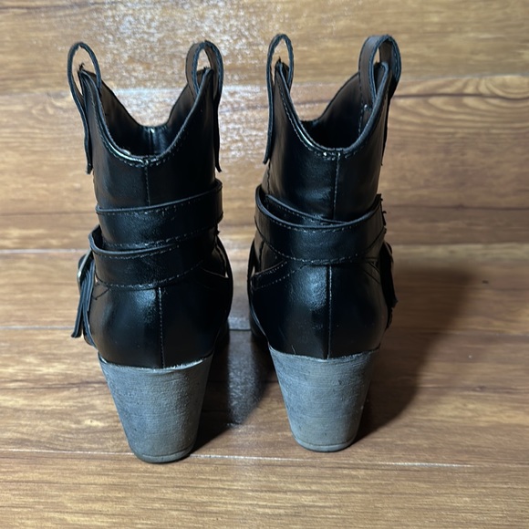 Rocket Dog Unleashed Women 7.5 Black Heel Pull On Strap Around Ankle Boots - Picture 8 of 10